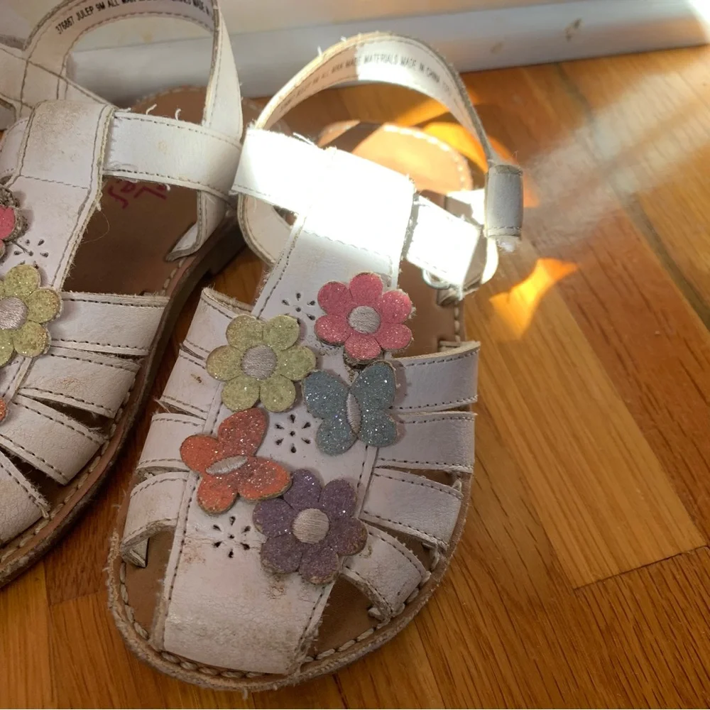 Strappy White Sandals Heart Butterfly Flower Strap Closure Size 9 Toddler Girl